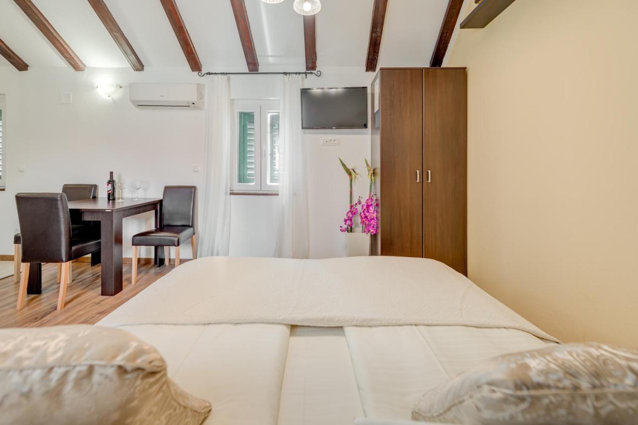 Guesthouse Imperator Split Bagian luar foto