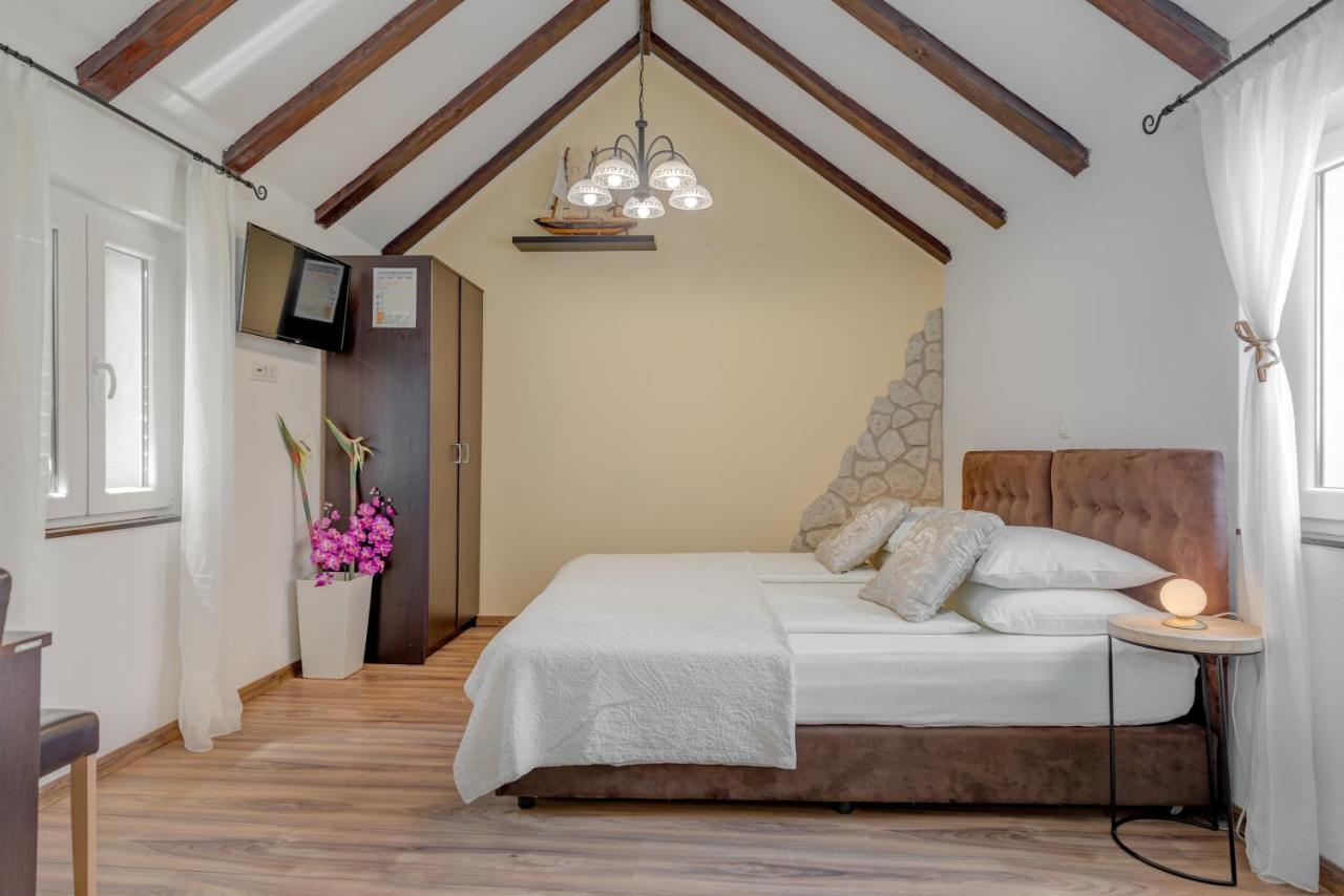 Guesthouse Imperator Split Bagian luar foto