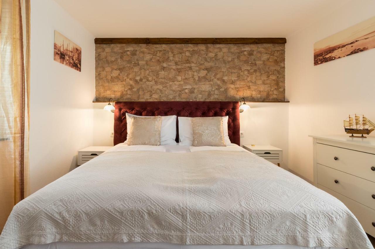 Guesthouse Imperator Split Bagian luar foto
