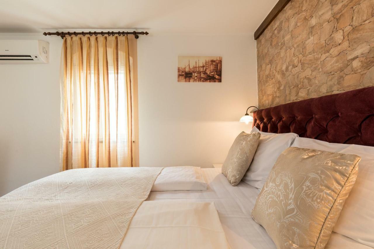 Guesthouse Imperator Split Bagian luar foto