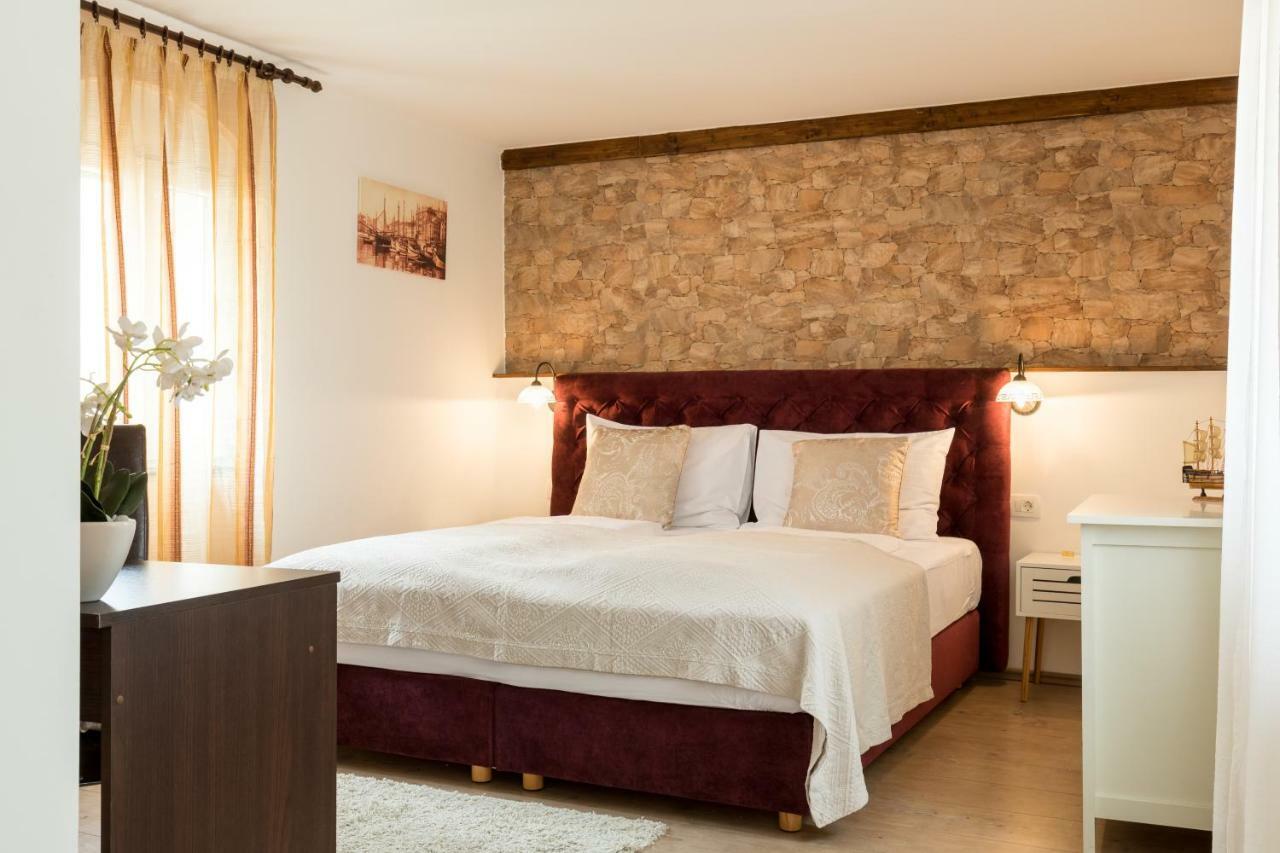 Guesthouse Imperator Split Bagian luar foto